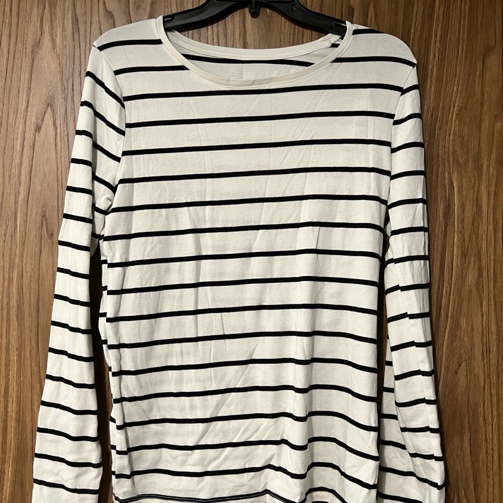 Long sleeve striped shirt